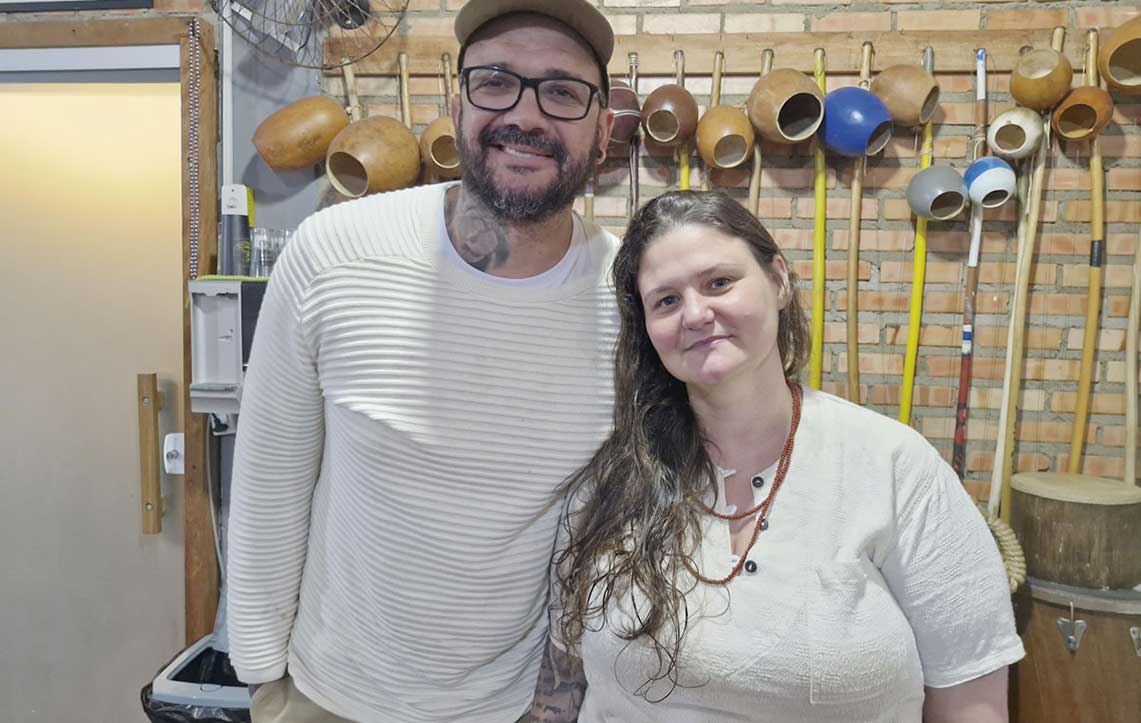 Casal criou o Centro Cultural Ecos de Santo Amaro que promove capoeira, recitais, oficinas e saraus gratuitos